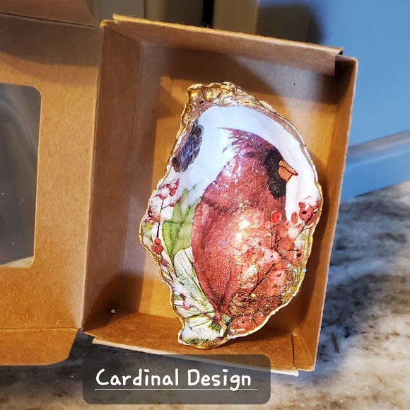 Cardinal Oyster Shell Ornament Design ⚜️❤️⚜️ - Picture 4 of 8